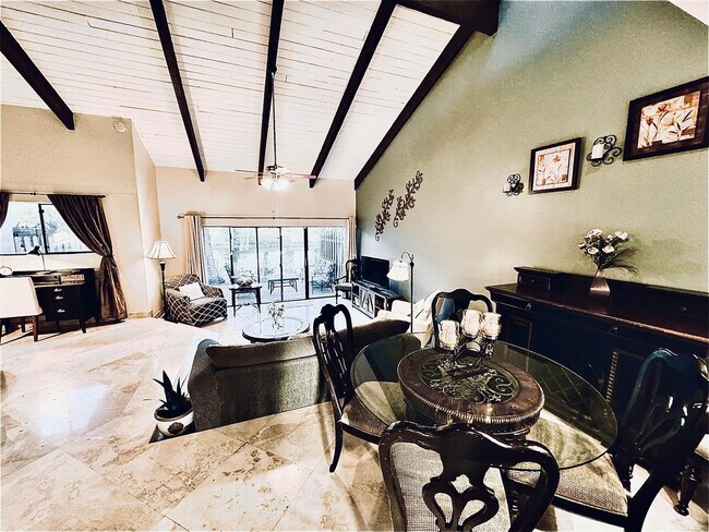 Building Photo - 2121 SW 82nd Ave