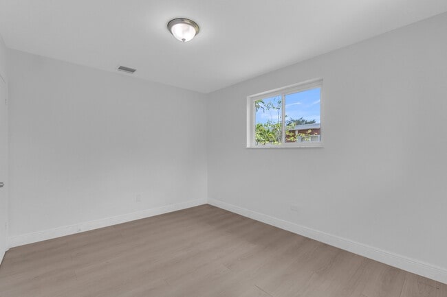Building Photo - 1730 NW 55th Terrace