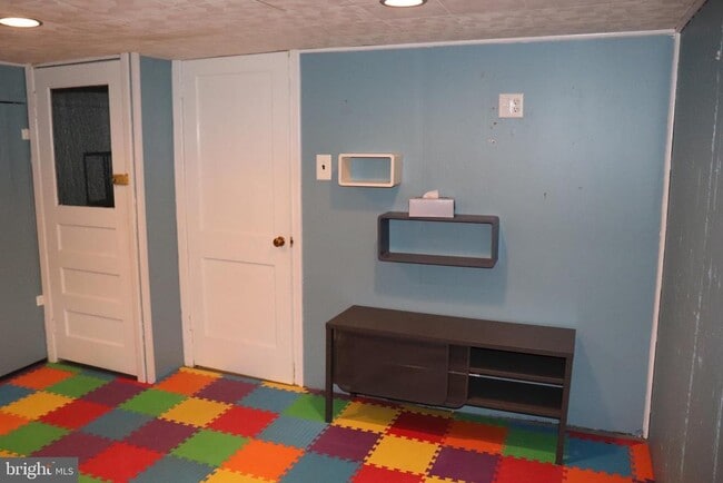 Building Photo - 317 Salaignac St