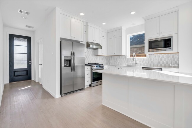Building Photo - 13728 Windward Mist Dr