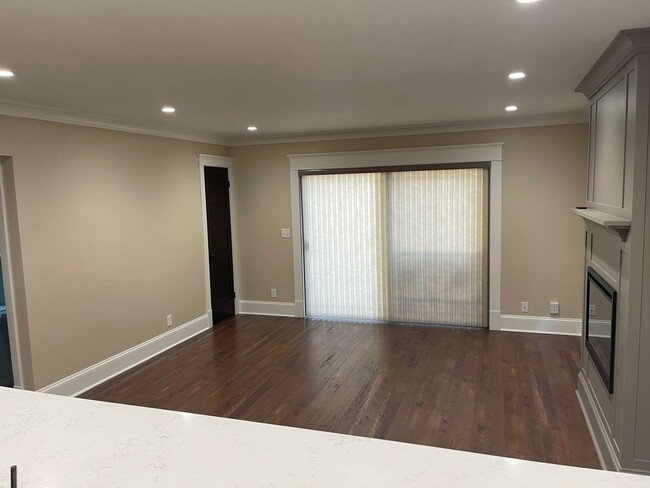 Building Photo - Beautifully Remodeled Home in the City of ...