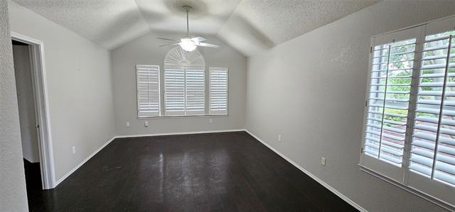 Building Photo - 2956 S Bend Dr