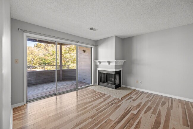 Building Photo - 2505 Stockbridge Dr