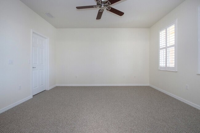 Building Photo - 3 Bedroom 2.5 Bath Townhome San Michele