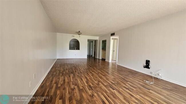 Building Photo - 16171 Blatt Blvd