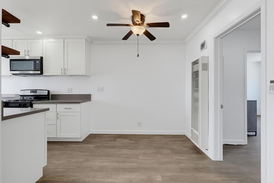 Building Photo - 6065 Pickford Pl