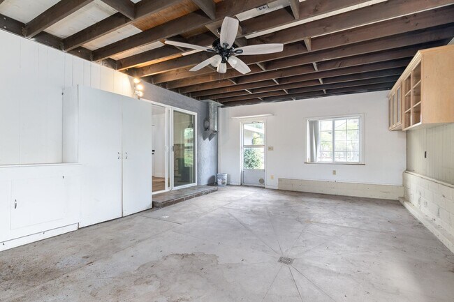 Building Photo - Beautiful 3B/3B Westside Atascadero