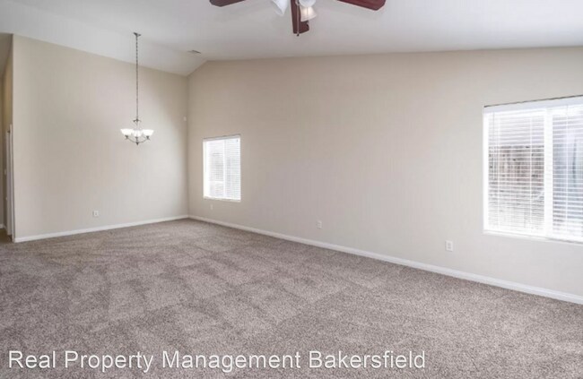 Building Photo - 4 br, 2 bath House - 13325 Boyd Lake Dr