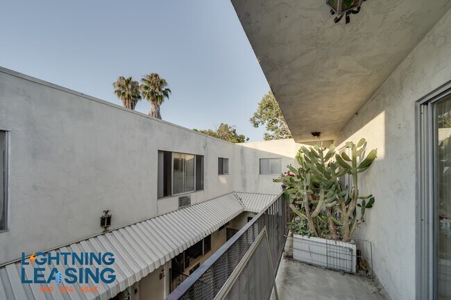 Building Photo - 1035 Hayworth Ave