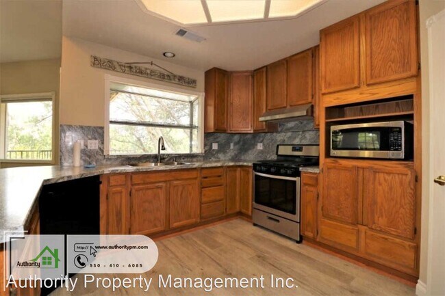 Building Photo - 4 br, 2 bath House - 2118 Sophy Place