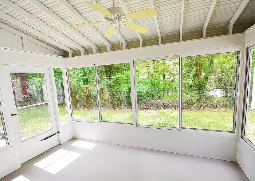 Sun Room - 428 Montemar Ave