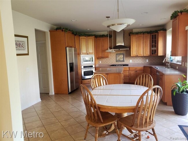 Building Photo - 1227 Letica Dr