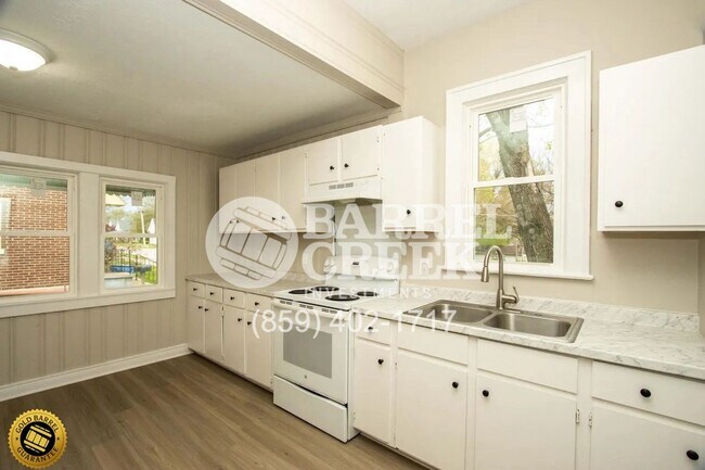 Building Photo - 2-Bedroom 1-Bath + Bonus room