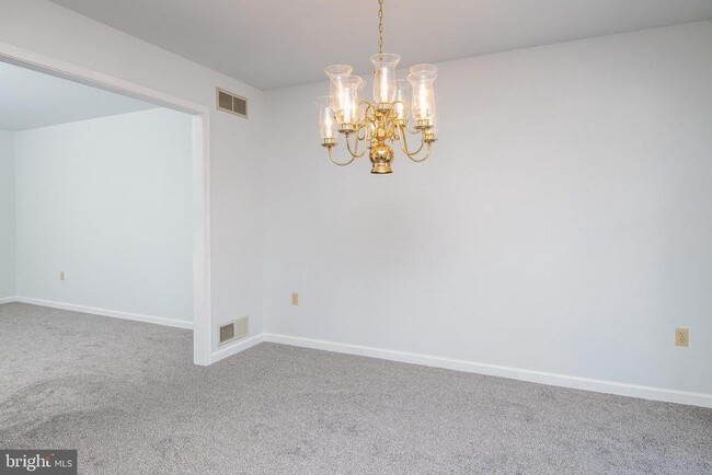 Building Photo - 1957 Lincoln Ave