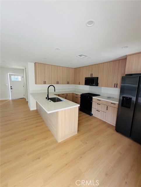 Building Photo - 10560 Debra Ave