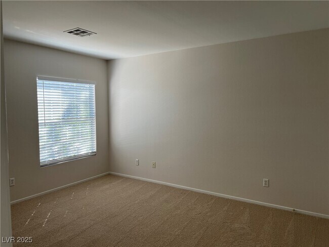 Building Photo - 10133 Quaint Tree St