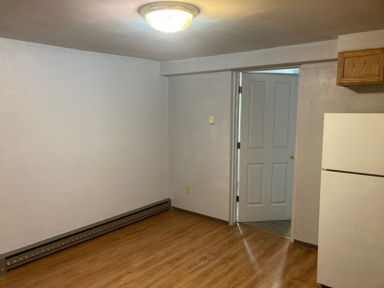 Building Photo - 306 1st Ave