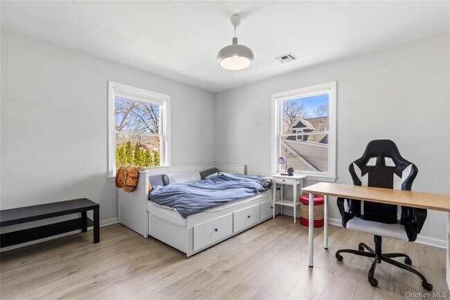 Building Photo - 350 Midland Ave