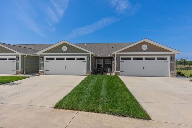 Building Photo - Redwood Galloway