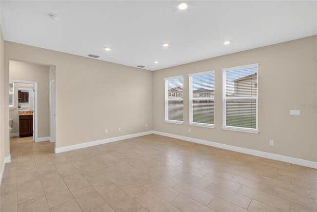 Building Photo - 2546 Warren Acrs Blvd