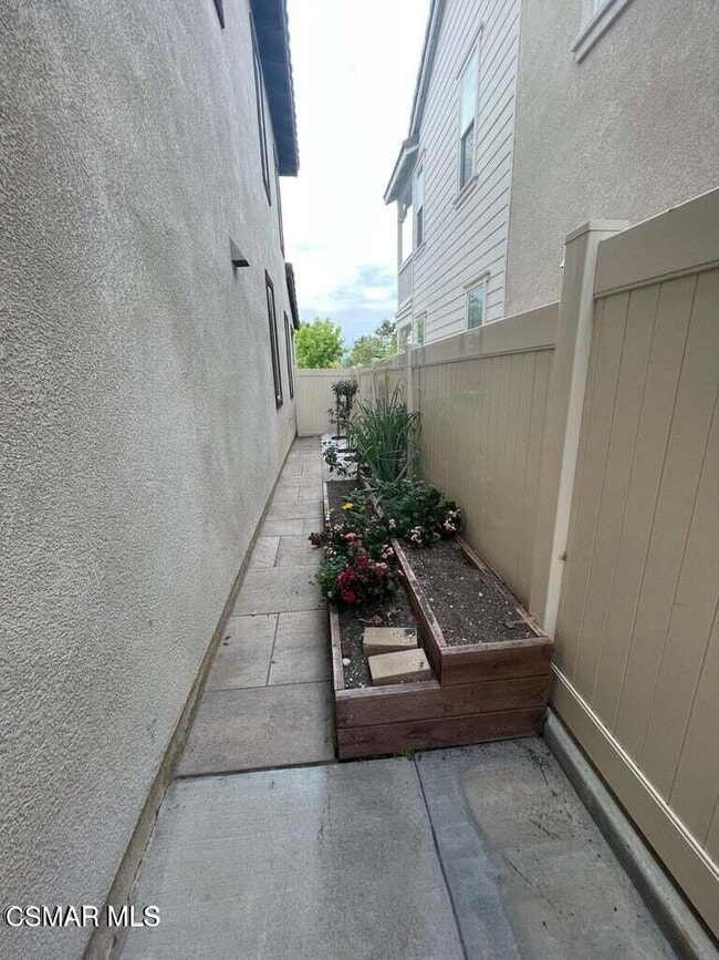 Building Photo - 708 Owens River Dr