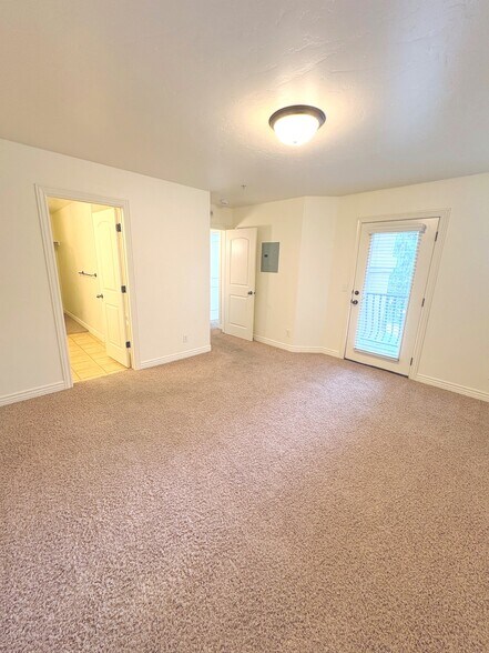 Building Photo - 425 S 2220 W
