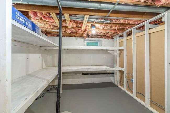 Building Photo - Renovated Ranch 3 BR/1BA/1 car garage w Fu...
