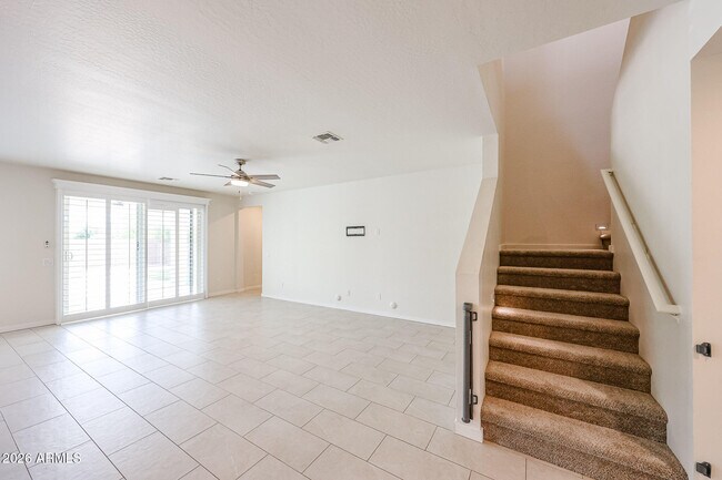 Building Photo - 14090 W Old Oak Ln