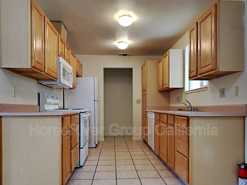 Building Photo - 3411 Mission Ave