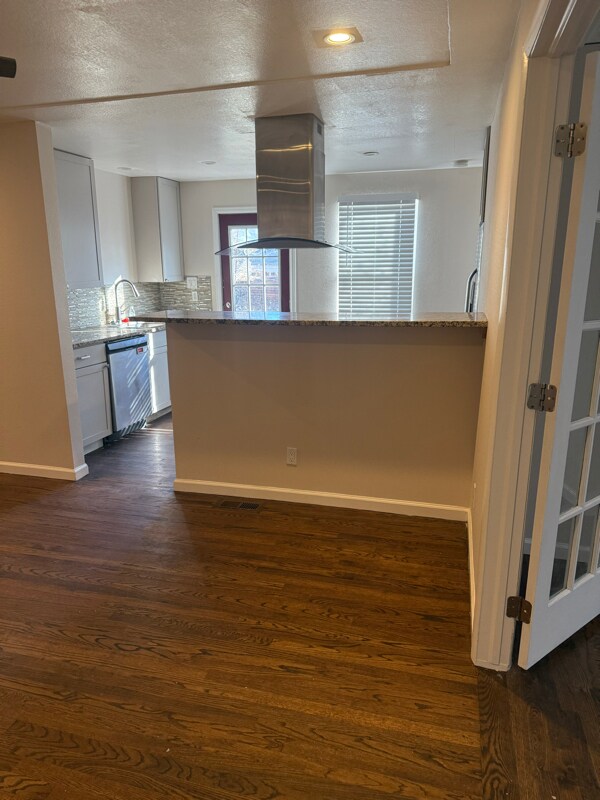 Building Photo - 1920 Xanthia St