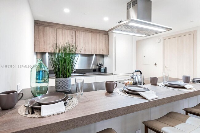 Building Photo - 1000 Brickell Plaza