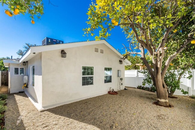 Building Photo - Beautifully remodeled 2 bedroom home