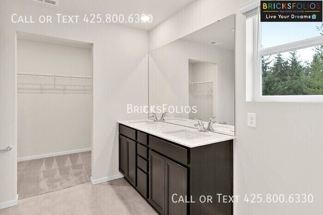 Building Photo - 1265 SW Pendleton Way