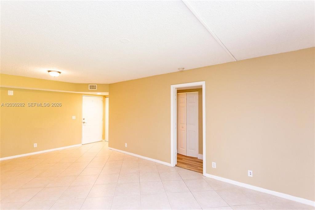 Building Photo - 5721 Riverside Dr