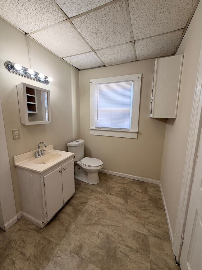 Building Photo - 1300 N Broad St