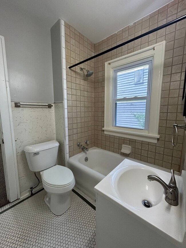 Building Photo - 3516 N 47th Ave