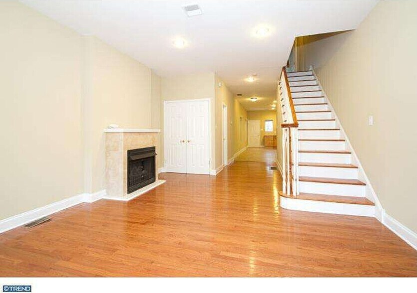 Building Photo - 1839 Christian St