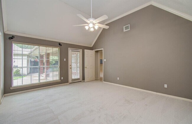 Building Photo - 16839 Willow Bend Ct