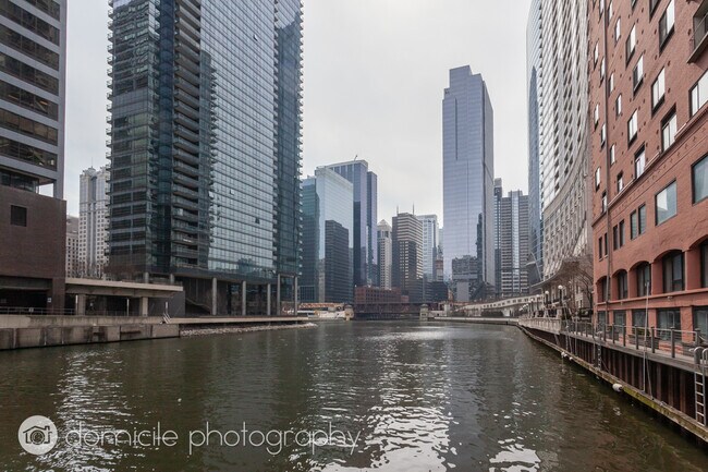 Building Photo - 345 N Canal St