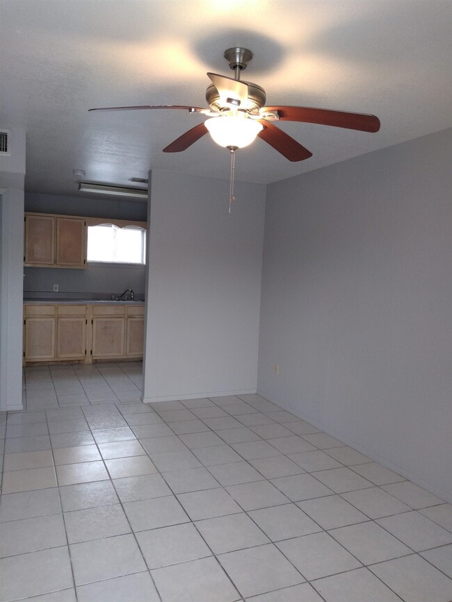 Building Photo - 105 Rockwell Way
