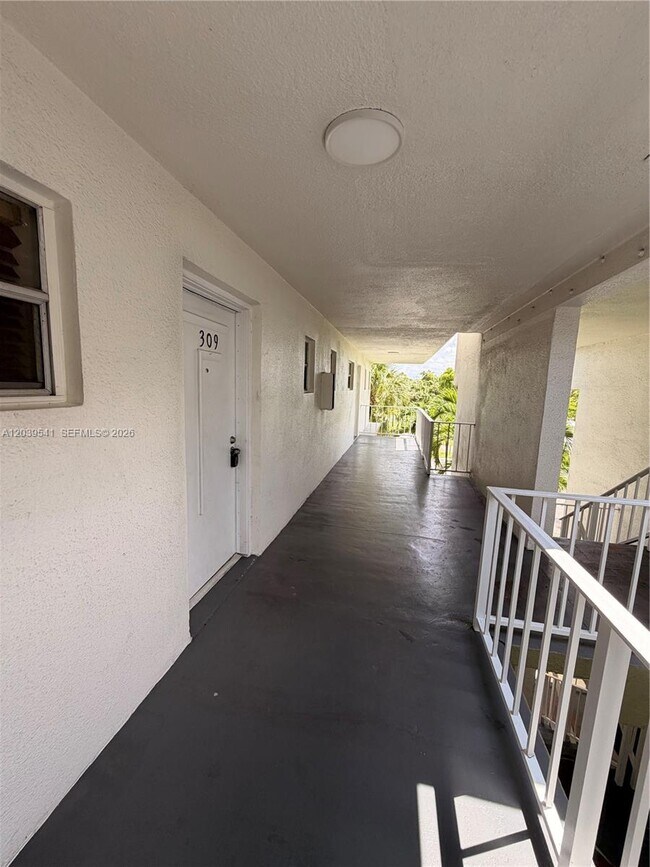 Building Photo - 4205 N University Dr