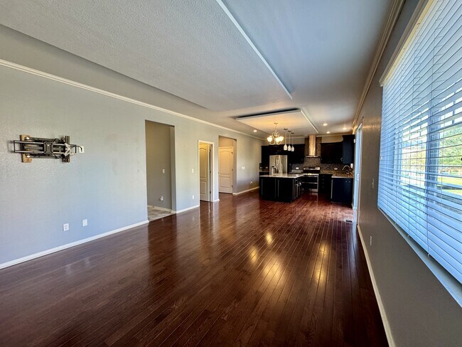 Building Photo - 25980 E Davies Dr
