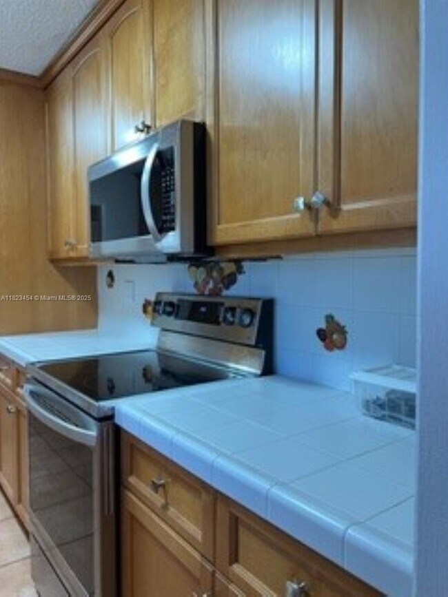Building Photo - 5780 SW 59th Pl
