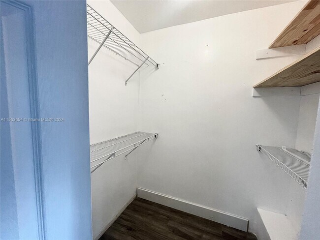 Building Photo - 6801 NW 26th Way