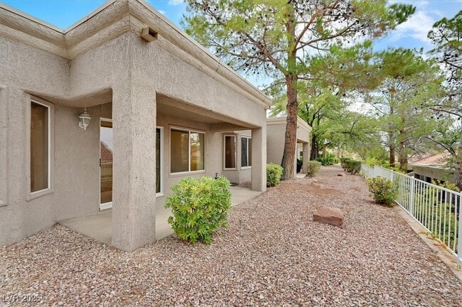 Building Photo - 2832 Dry Plains Dr