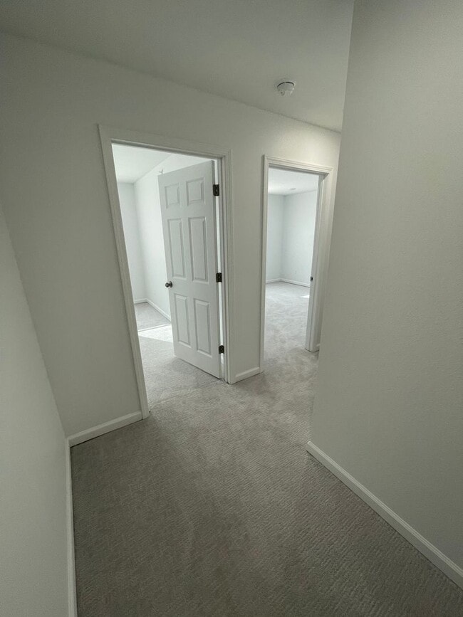 Building Photo - Townhomes Now Available in Strafford MO!