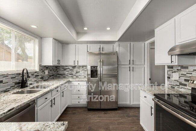 Building Photo - 6317 E Carolina Dr