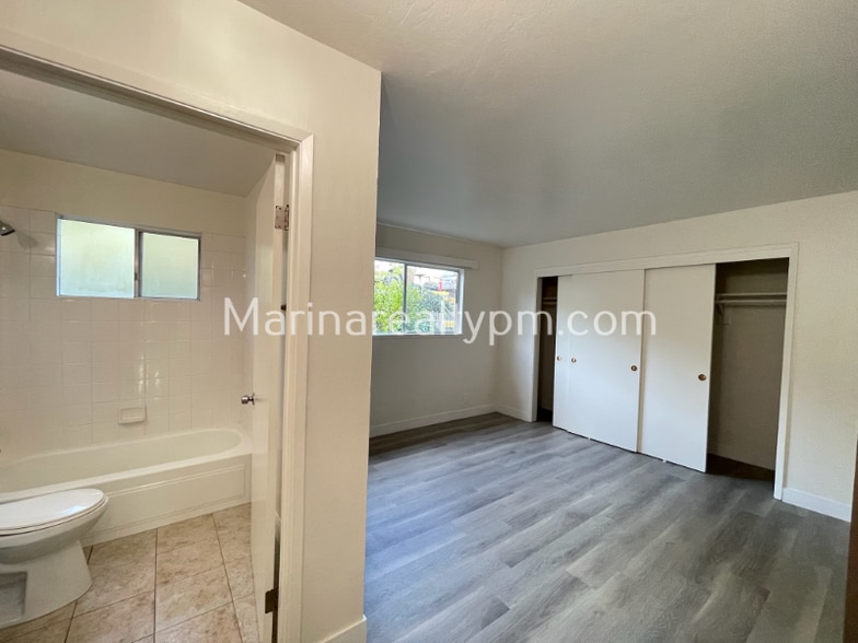 Building Photo - 129-191 Hilborn St