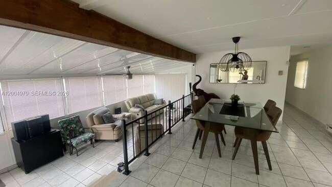 Building Photo - 219 W Lake Dr