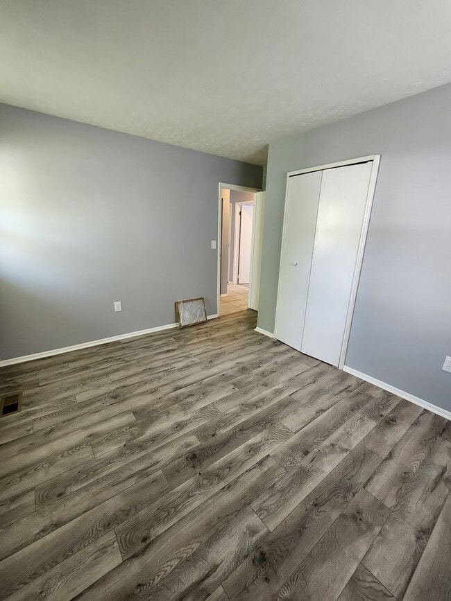 Building Photo - Beautiful 3 Bedroom 1 Bathroom Home